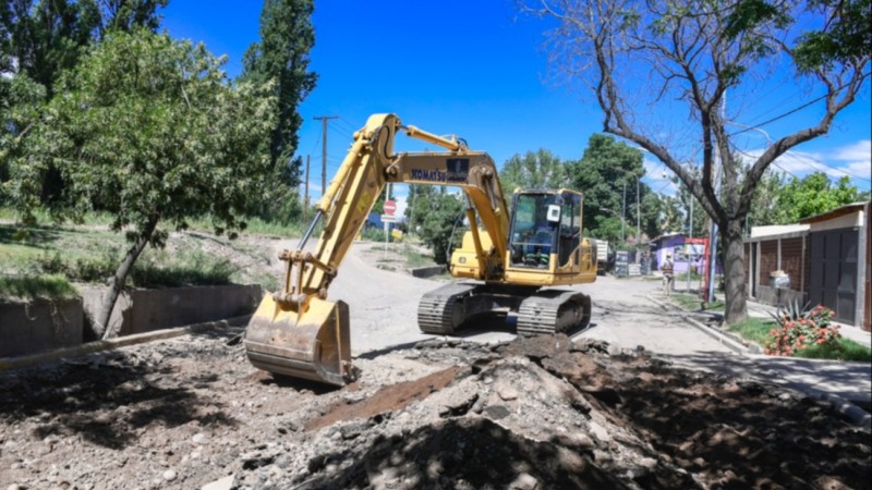 Comenzó la renovación completa de la carpeta asfáltica en Elpidio González en Dorrego